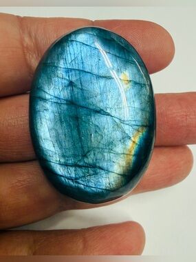 Flashy Labradorite Cabochon Blue Fire Crystal Palm Stone Gemstone for Protection